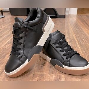 DV Dolce Vita Harryson Black casual sneakers 6.5